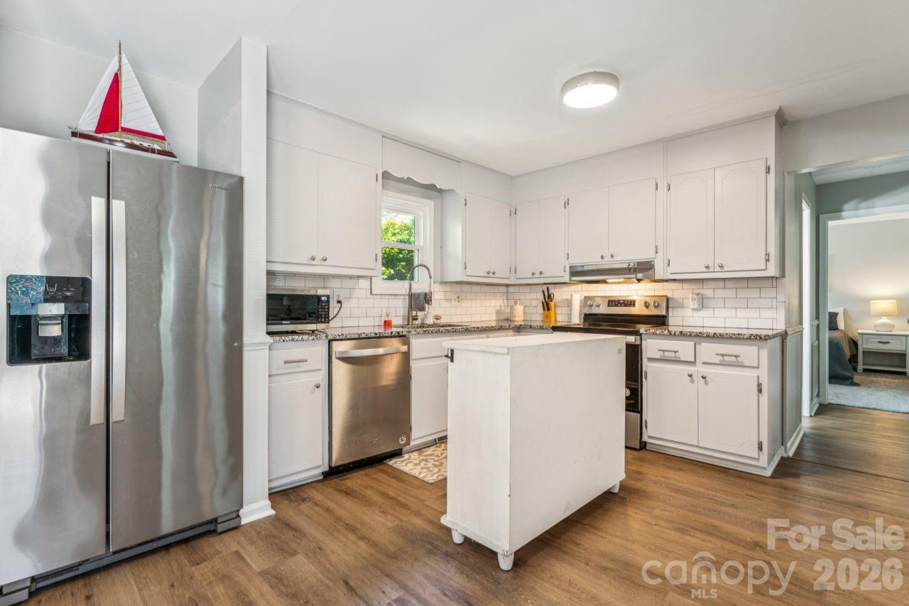 49571 Blackberry Road — Norwood