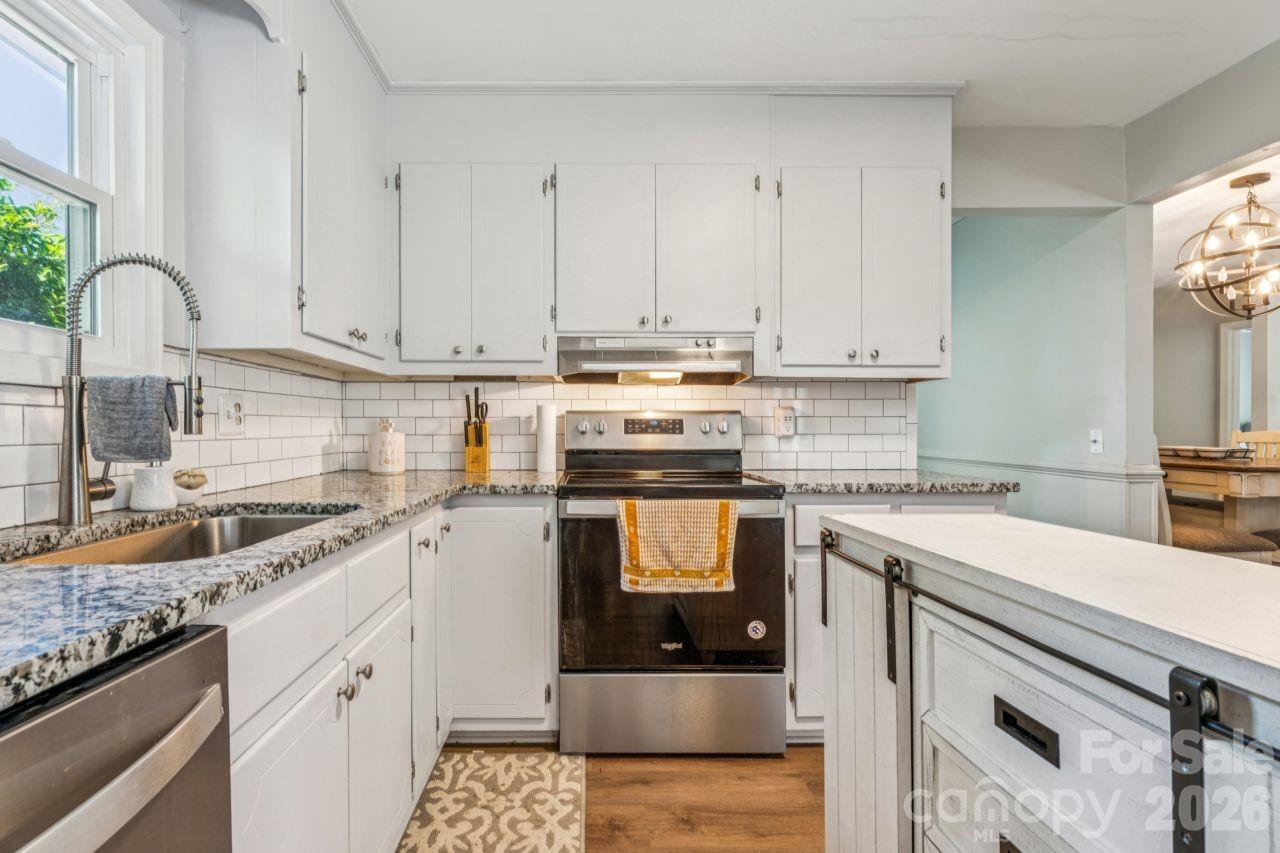 49571 Blackberry Road — Norwood