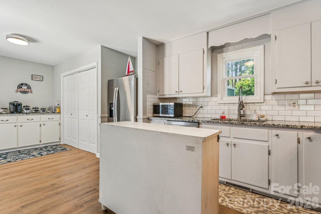 49571 Blackberry Road — Norwood