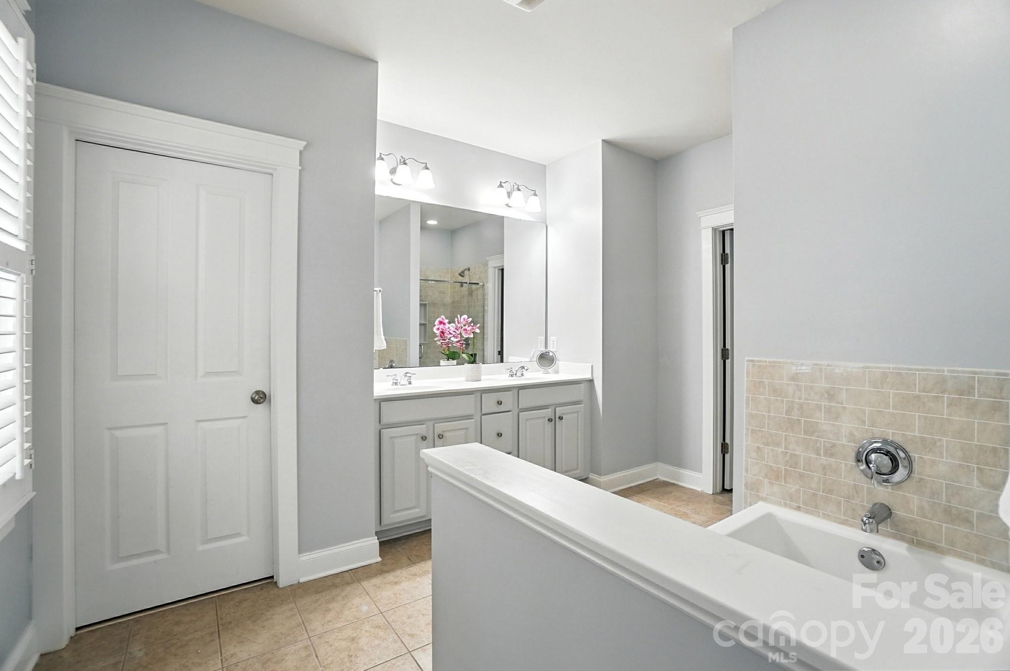 342 Shoreline Parkway — Tega Cay