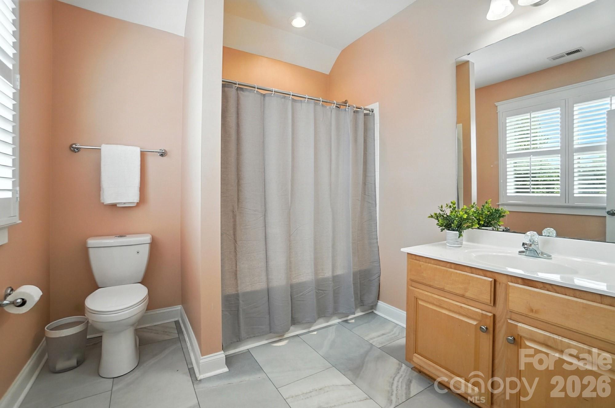 342 Shoreline Parkway — Tega Cay