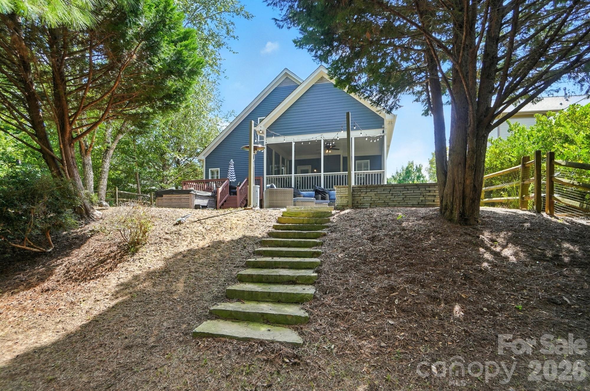 342 Shoreline Parkway — Tega Cay