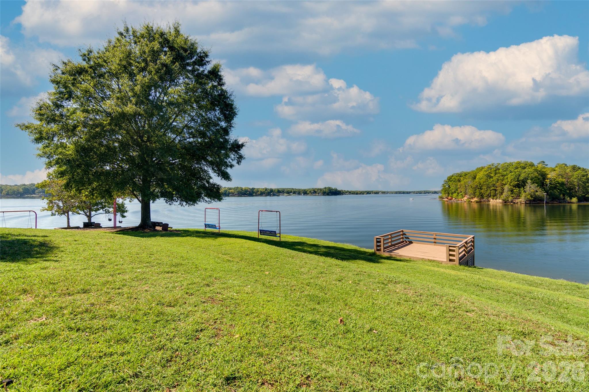 342 Shoreline Parkway — Tega Cay