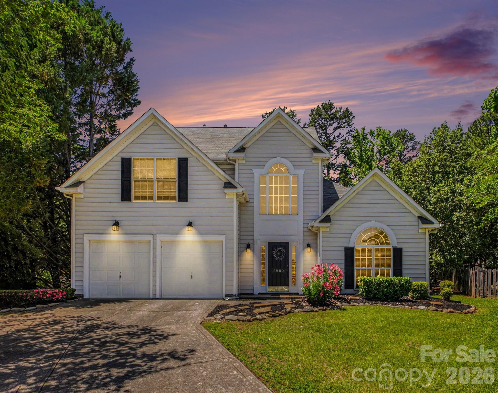 8800 Cavonnier Lane — Charlotte