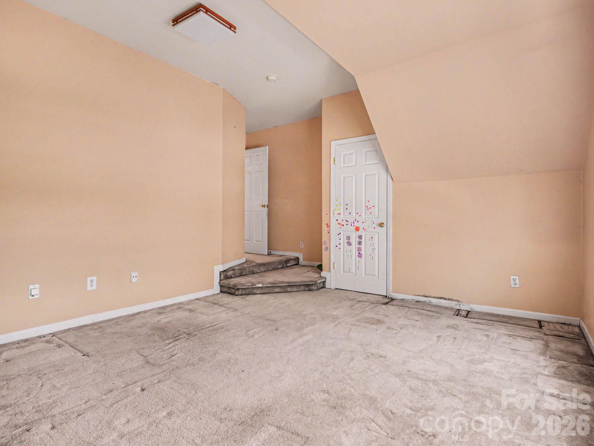 8800 Cavonnier Lane — Charlotte