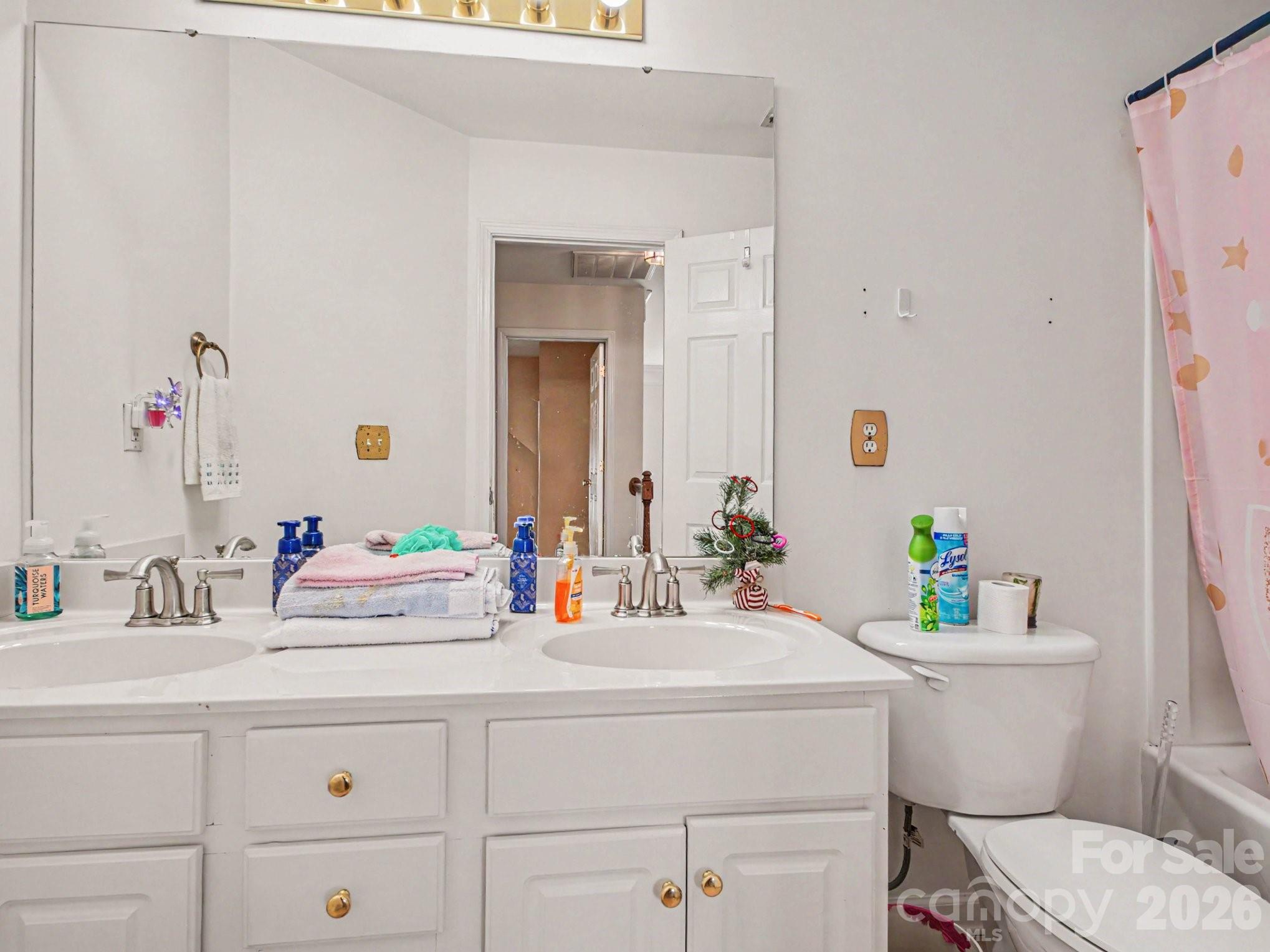 8800 Cavonnier Lane — Charlotte