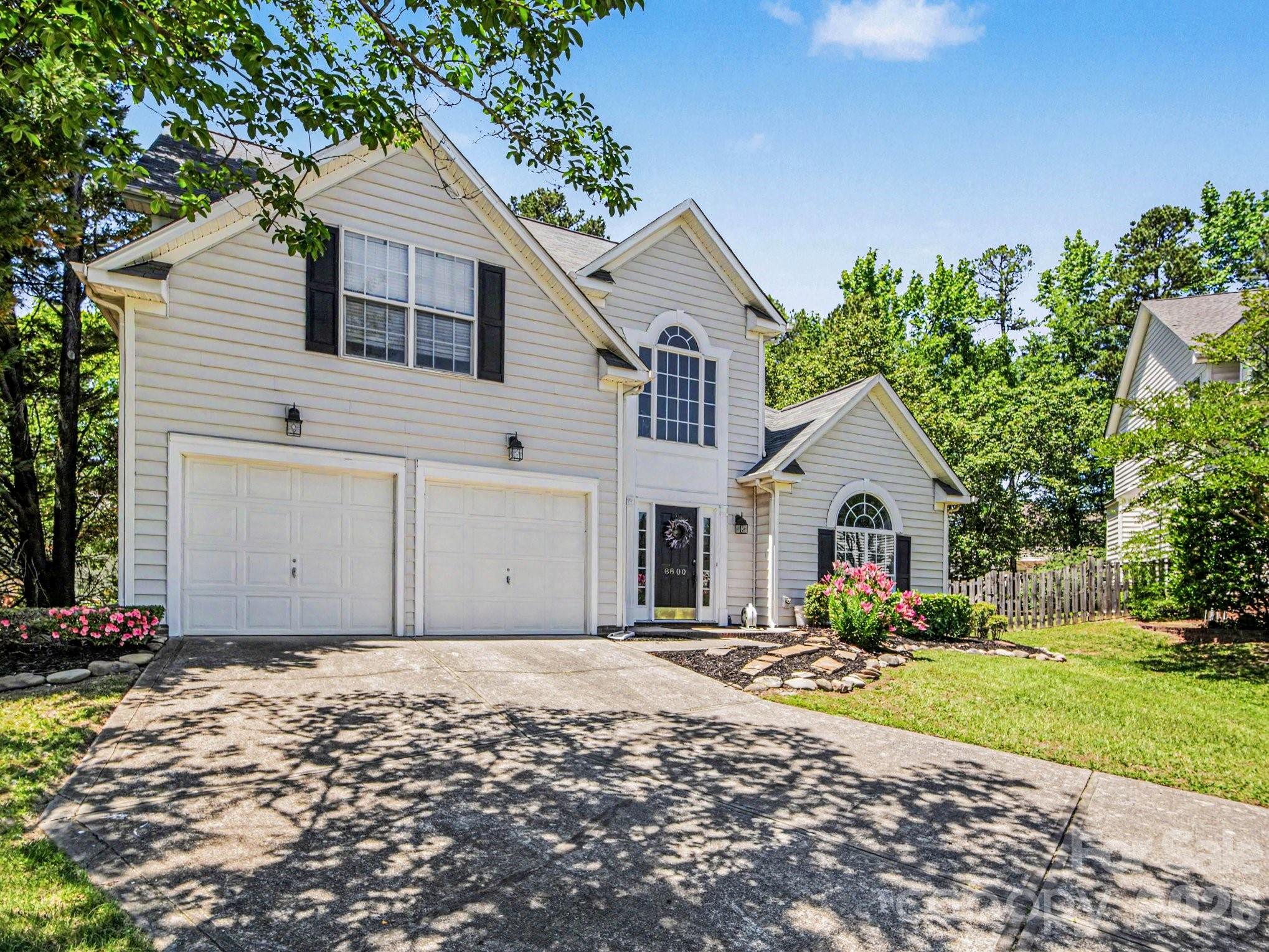 8800 Cavonnier Lane — Charlotte