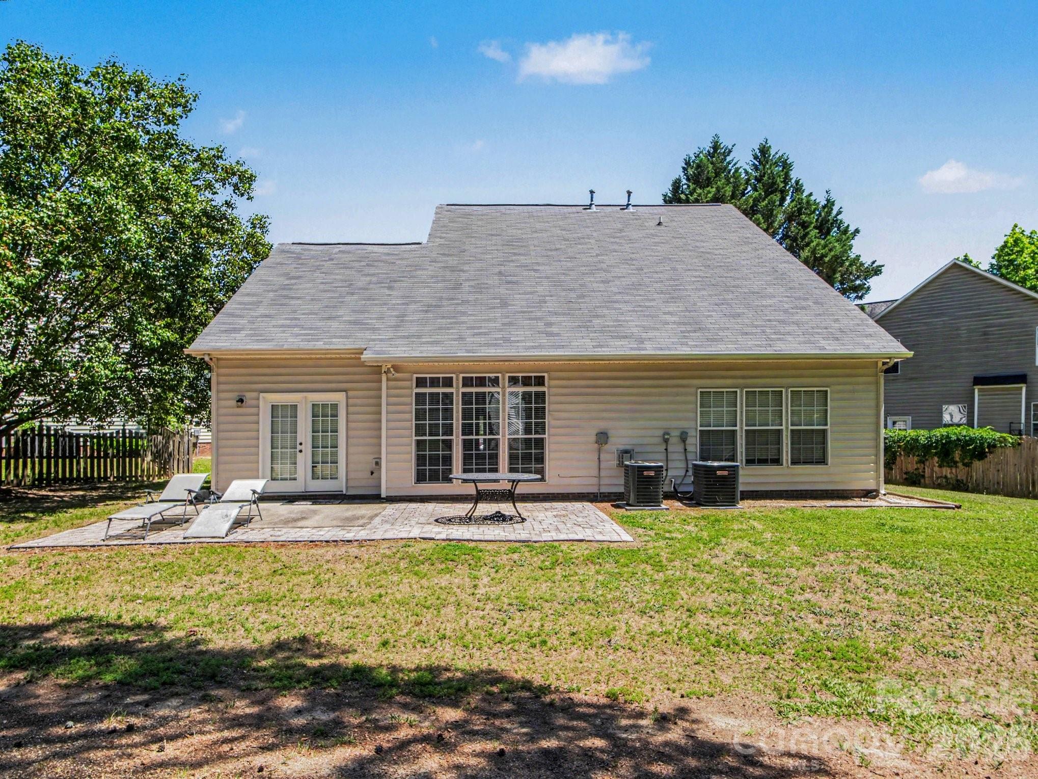 8800 Cavonnier Lane — Charlotte