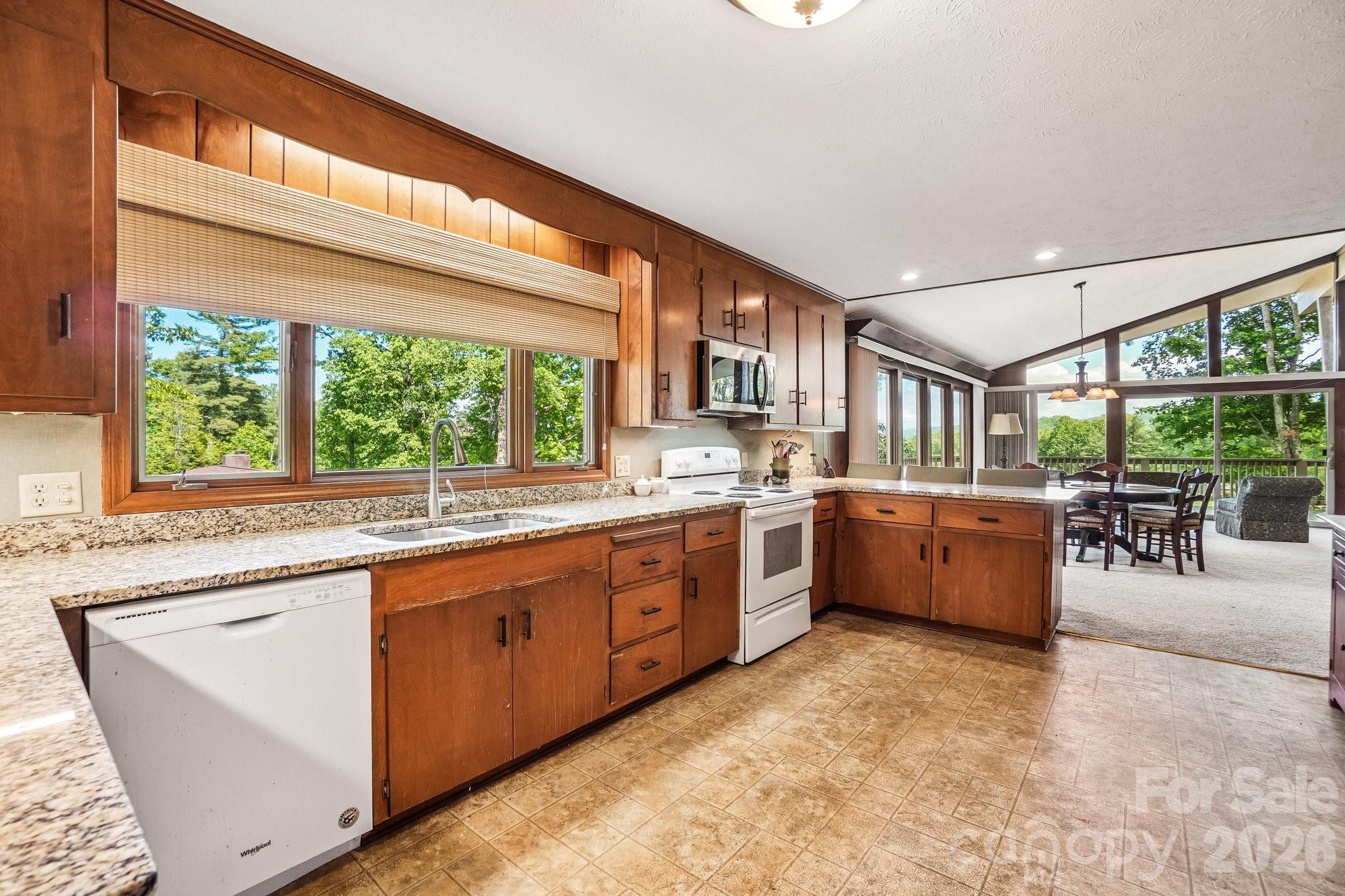 3 Greenbriar Woods Circle — Etowah