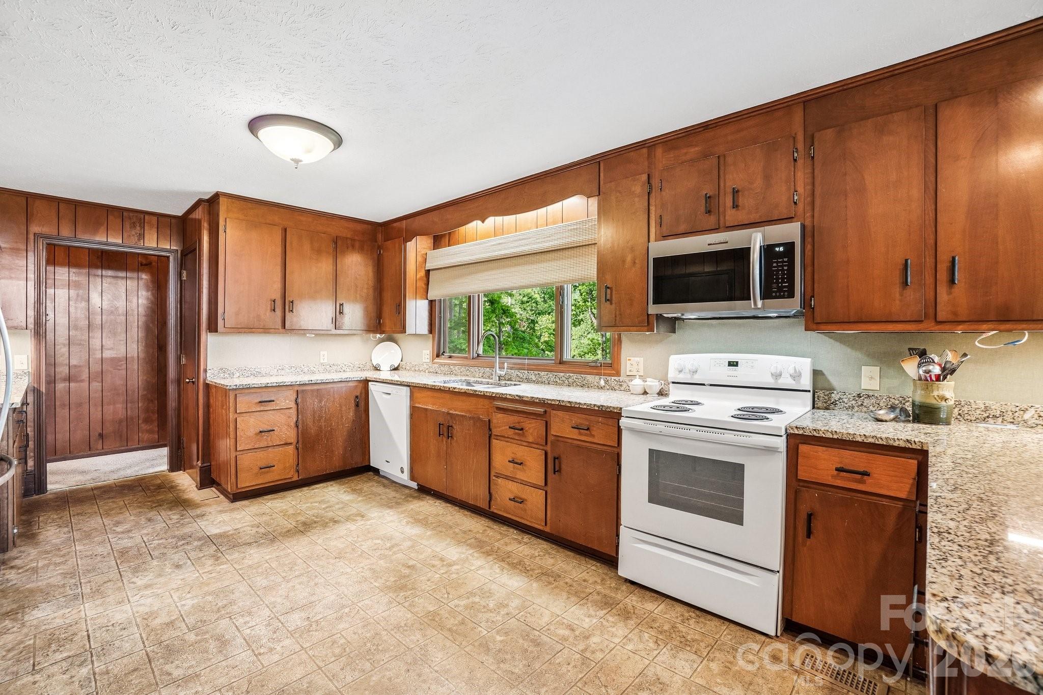 3 Greenbriar Woods Circle — Etowah