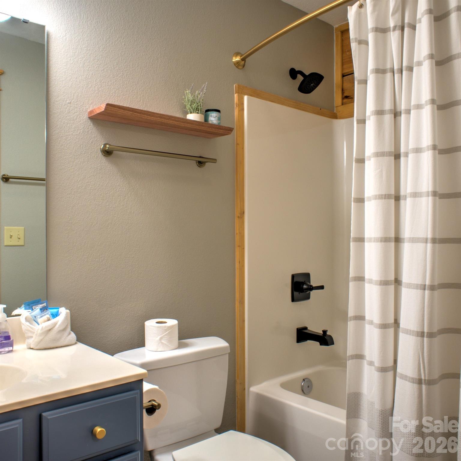 181 Scenic Wolf Drive — Mars Hill