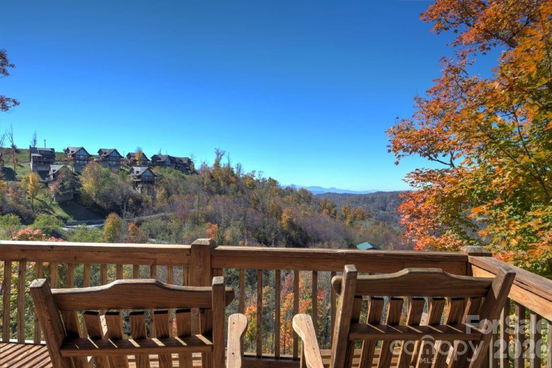 181 Scenic Wolf Drive — Mars Hill