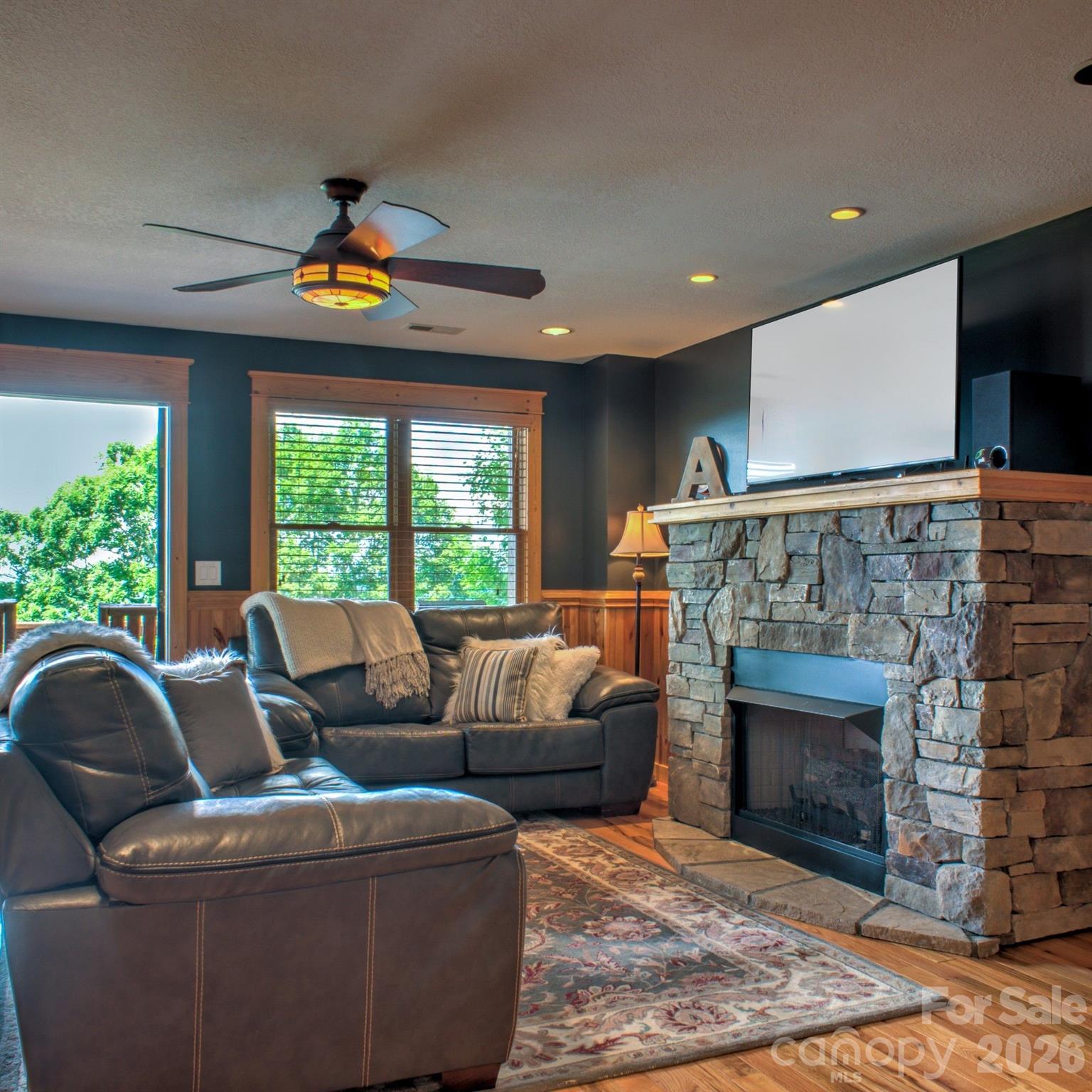 181 Scenic Wolf Drive — Mars Hill