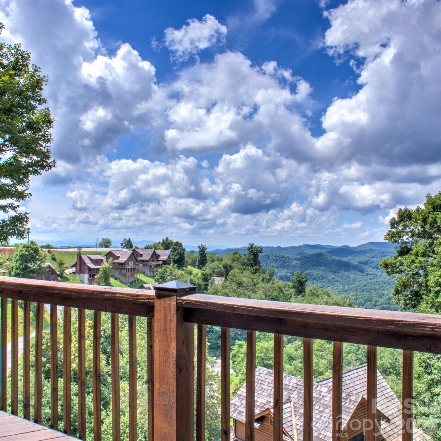 181 Scenic Wolf Drive — Mars Hill