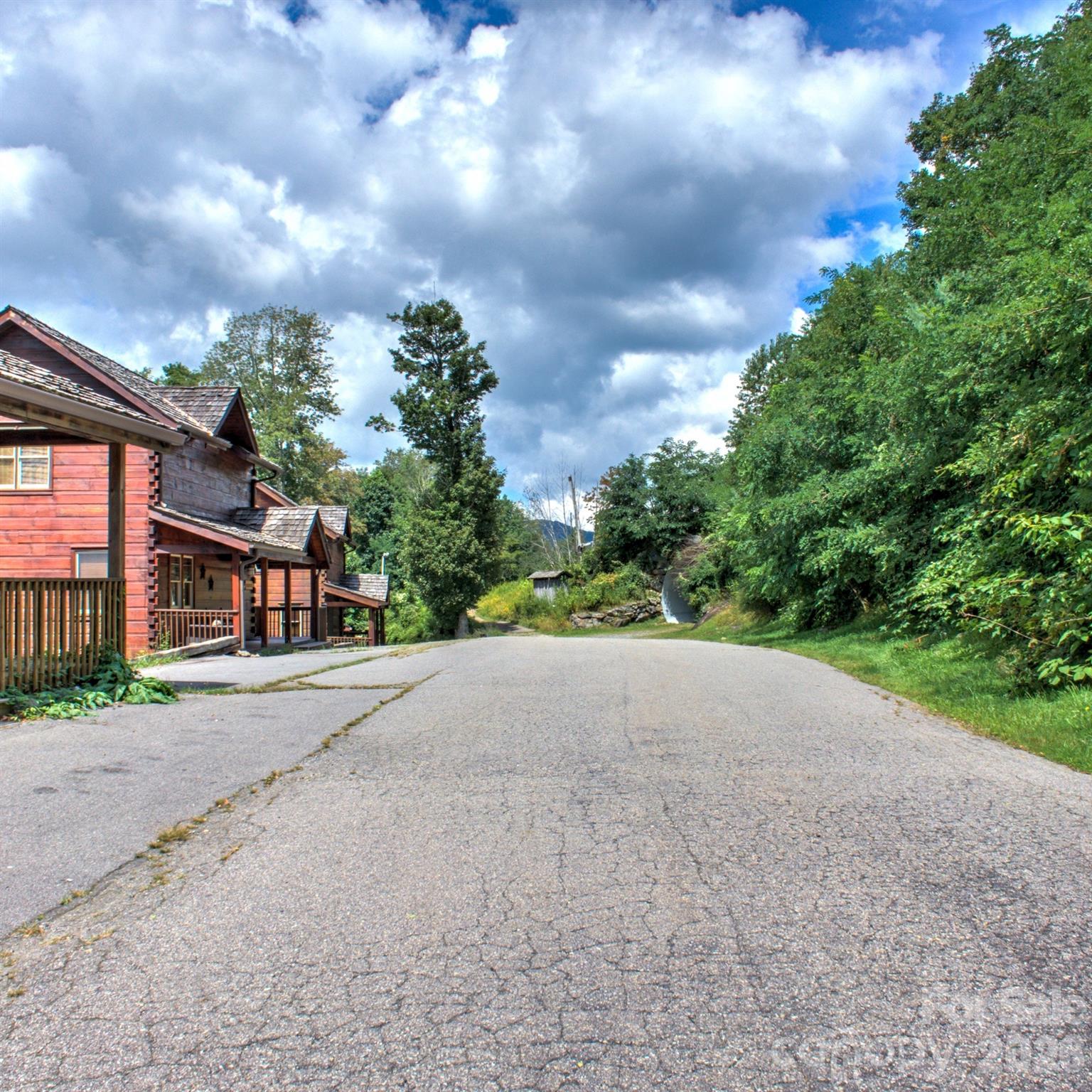 181 Scenic Wolf Drive — Mars Hill