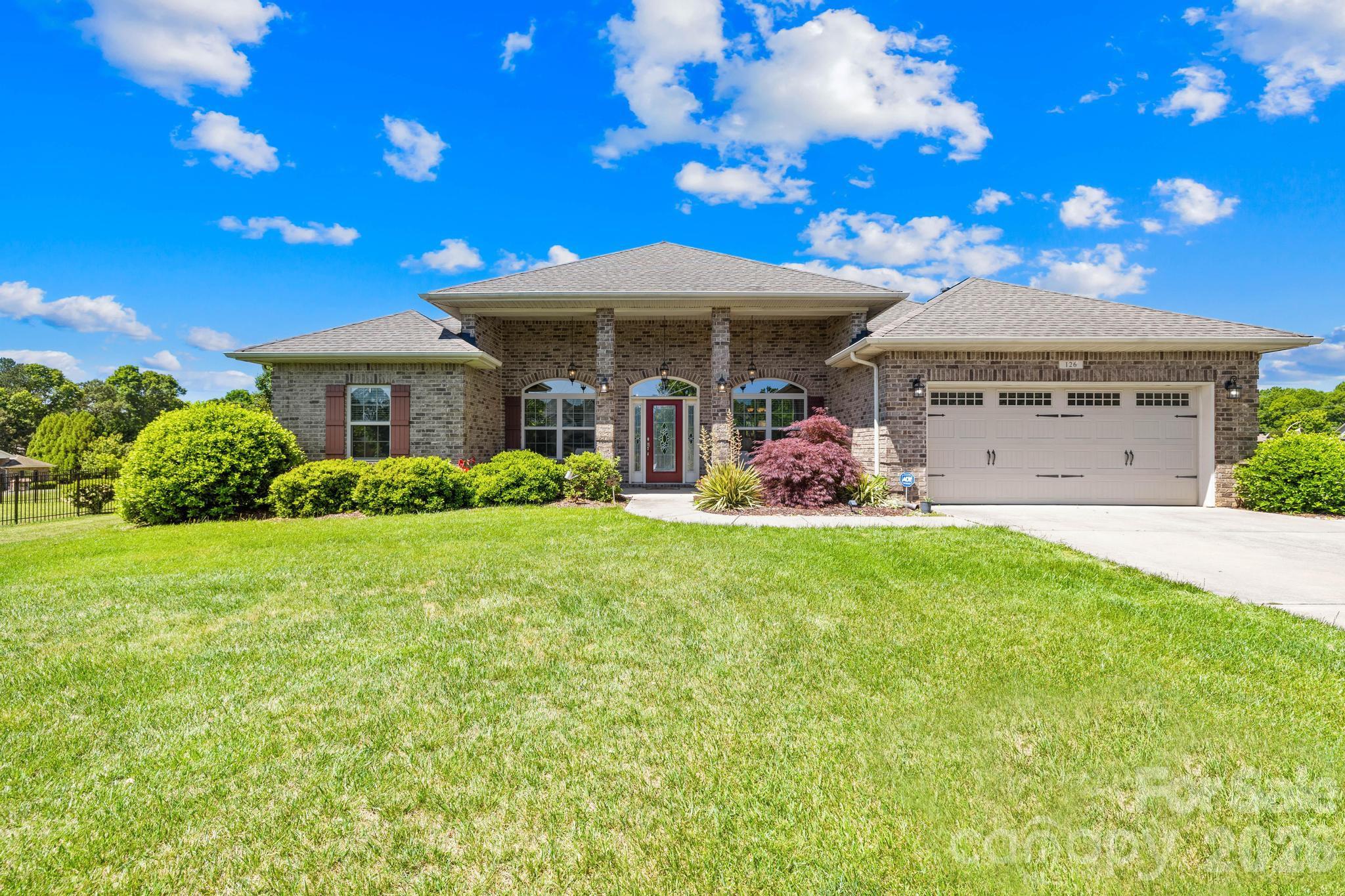 126 Tall Fern Loop — Mooresville