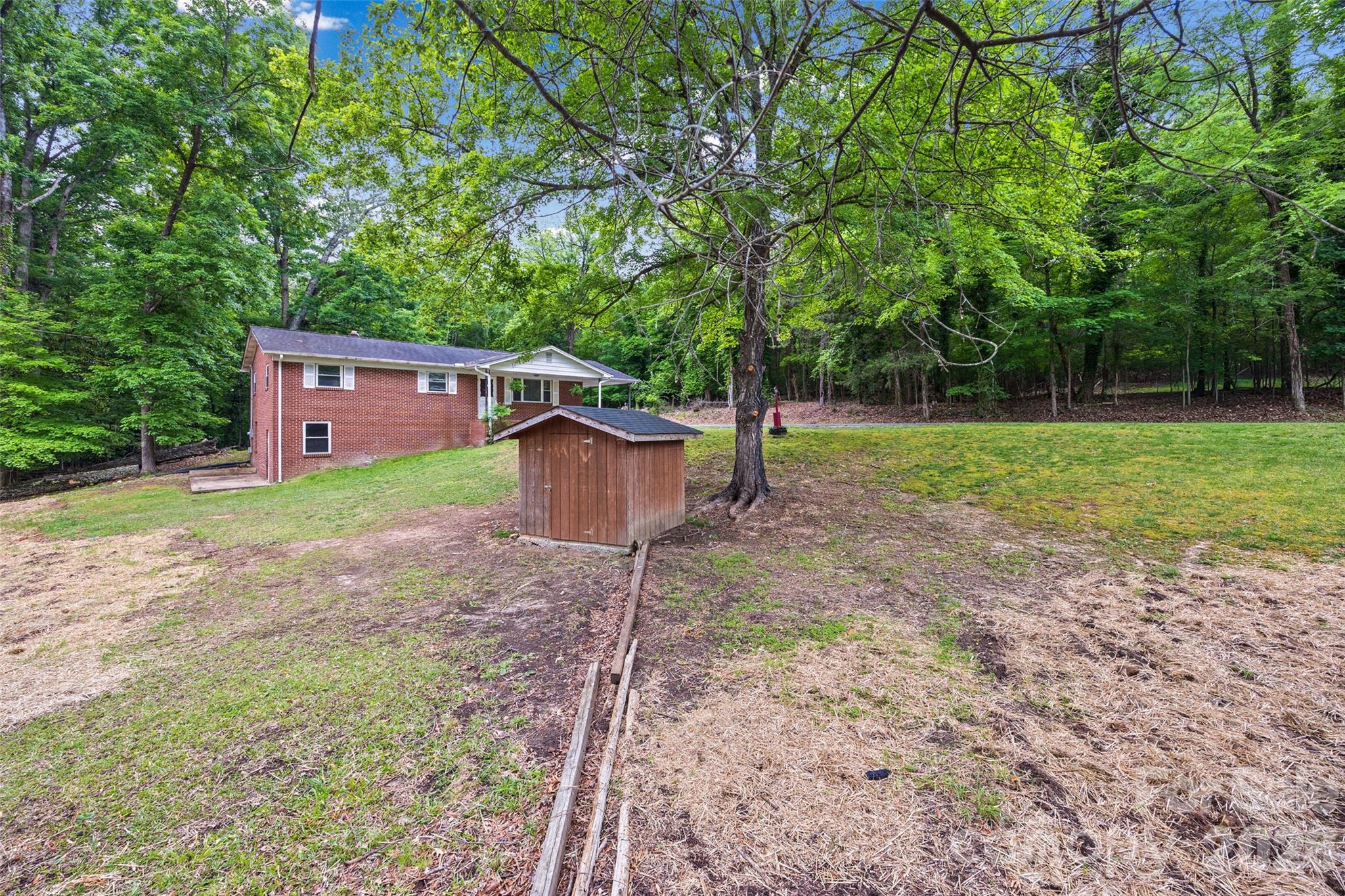 2380 Dixon Road — Belmont