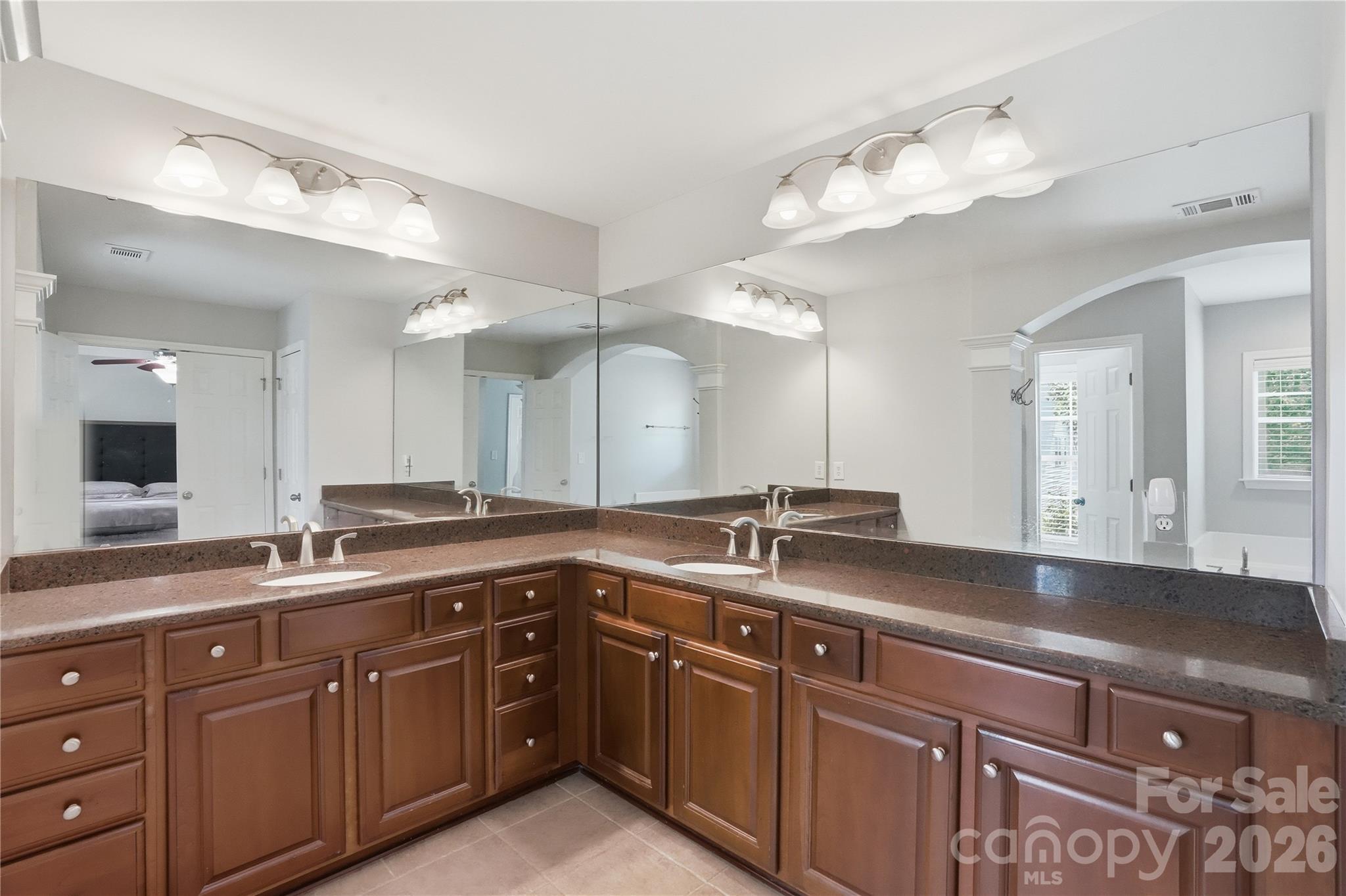 9417 Kings Parade Boulevard — Charlotte