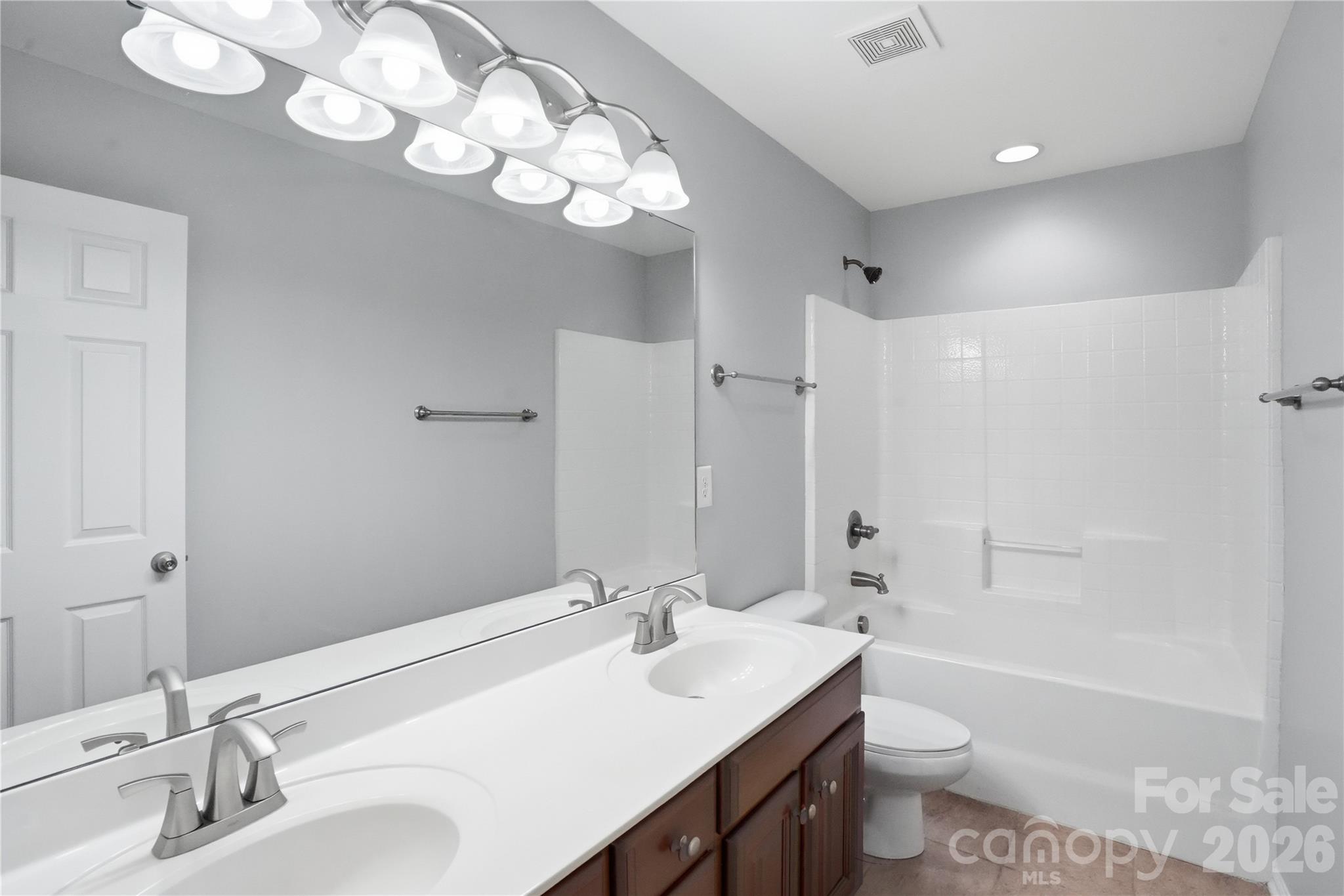 9417 Kings Parade Boulevard — Charlotte