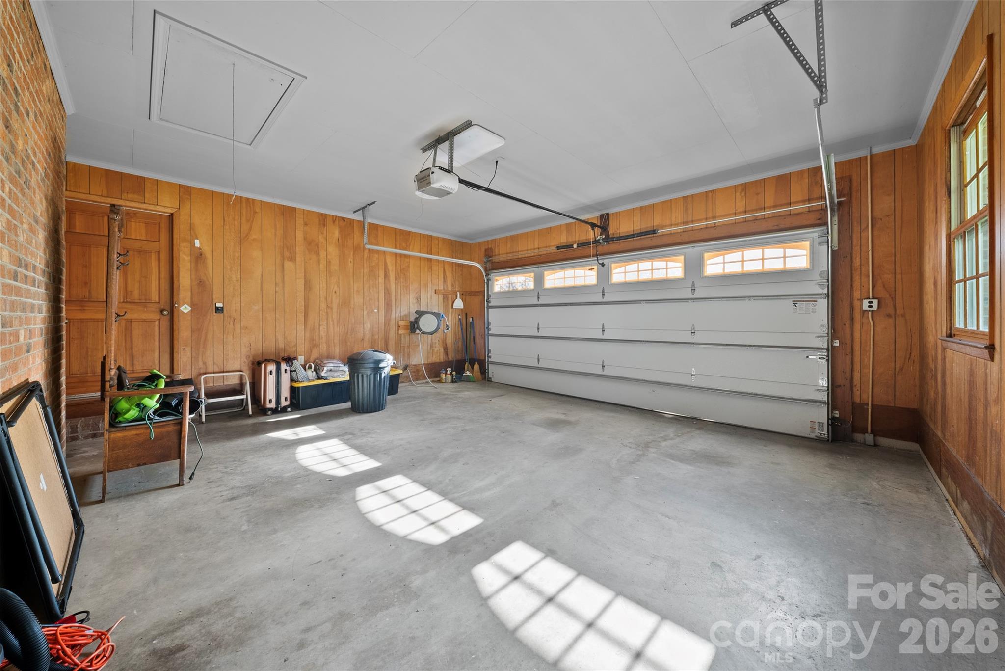 27211 Hedge Road — Albemarle