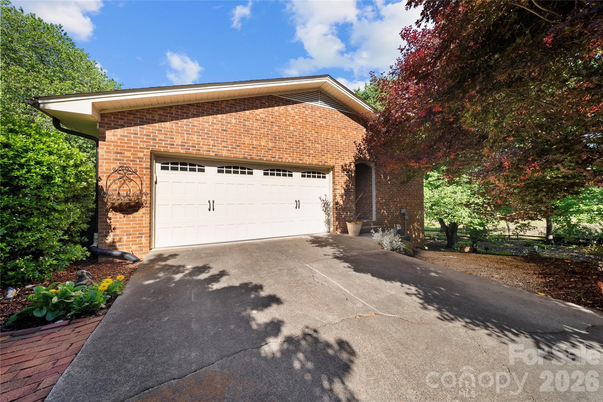 27211 Hedge Road — Albemarle