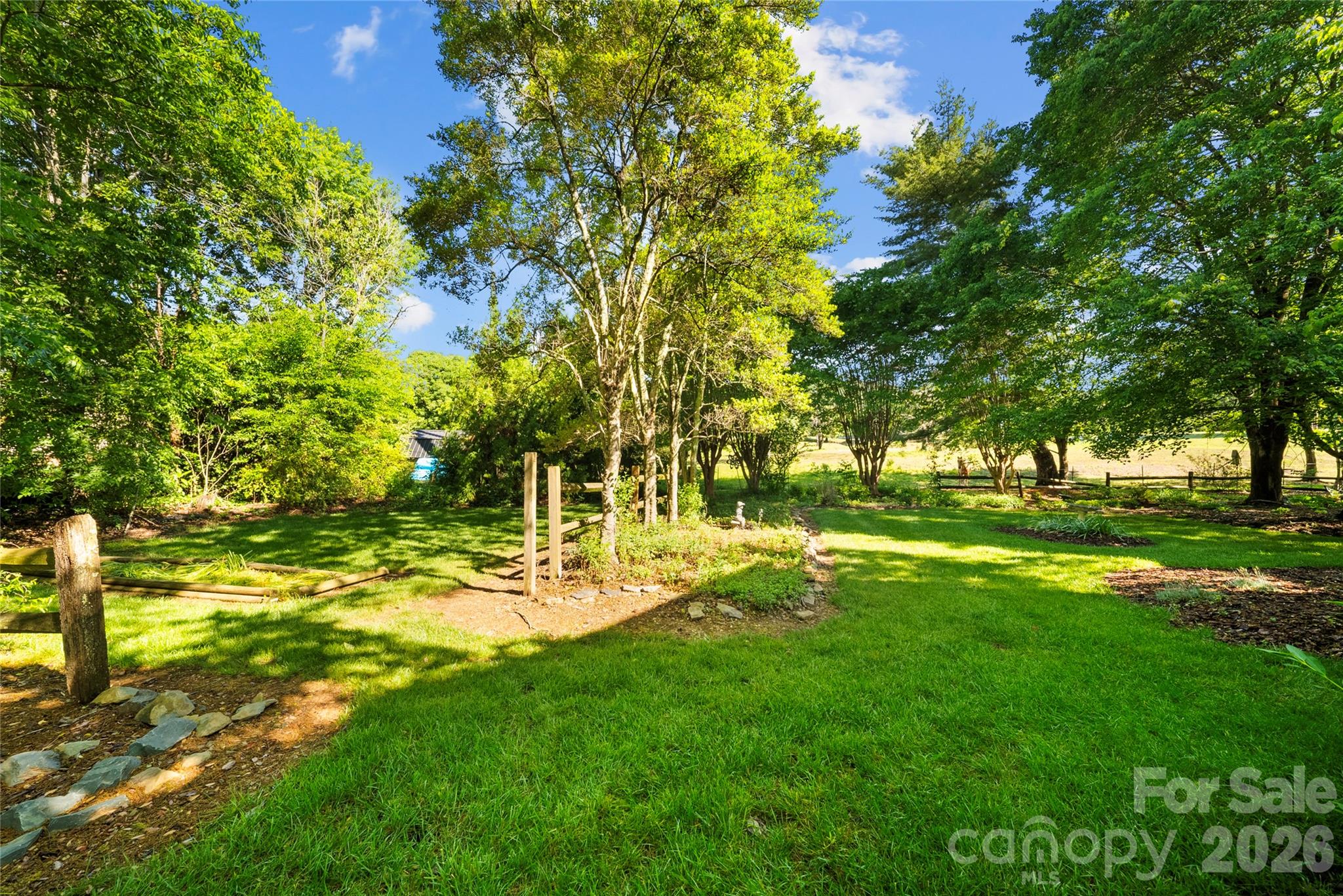 27211 Hedge Road — Albemarle