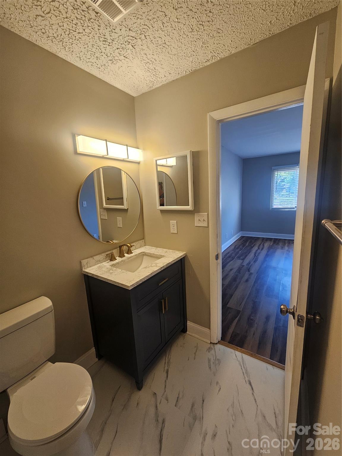 1050 21st Avenue NW #64 — Hickory
