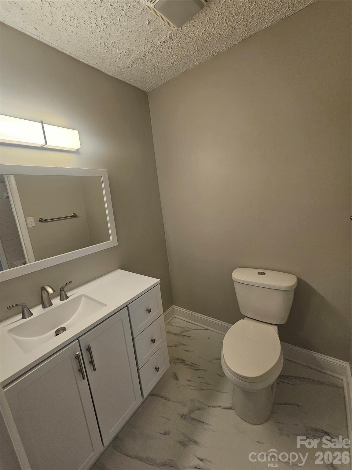 1050 21st Avenue NW #64 — Hickory