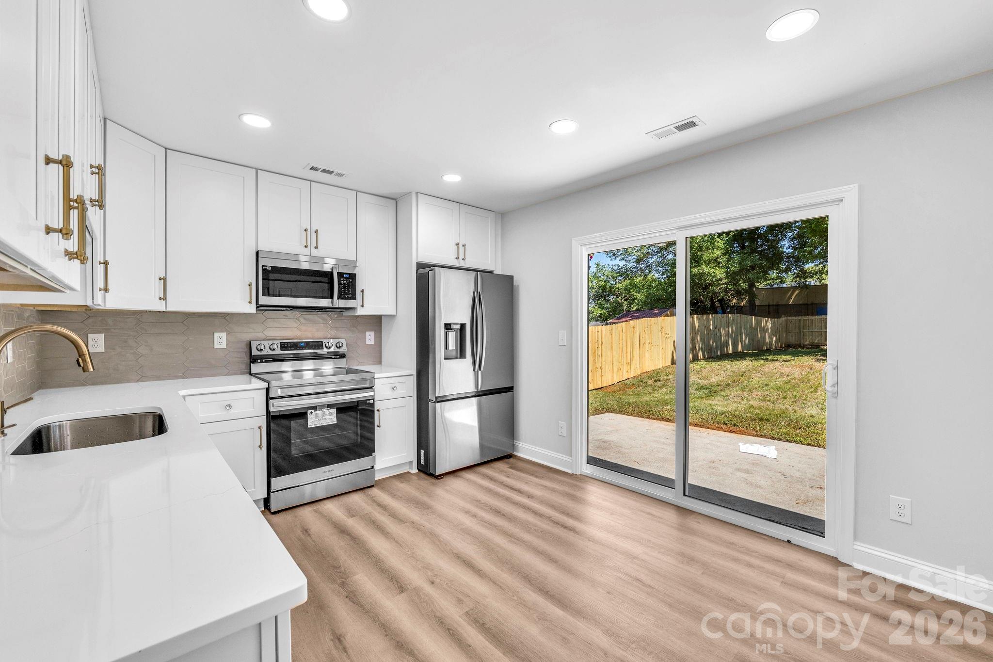 1426 Fontana Avenue — Charlotte