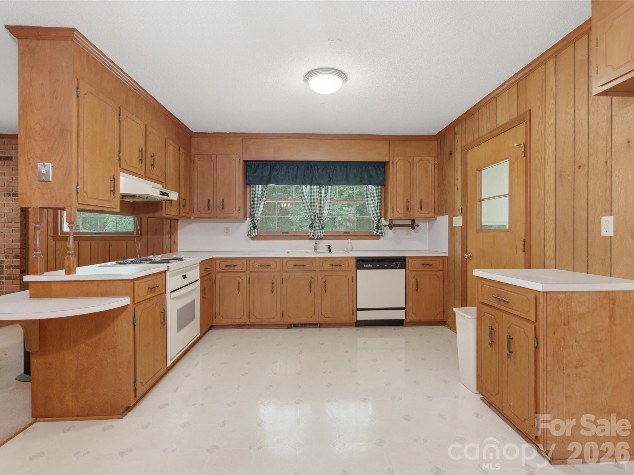 351 S Highway 200 Highway — Stanfield