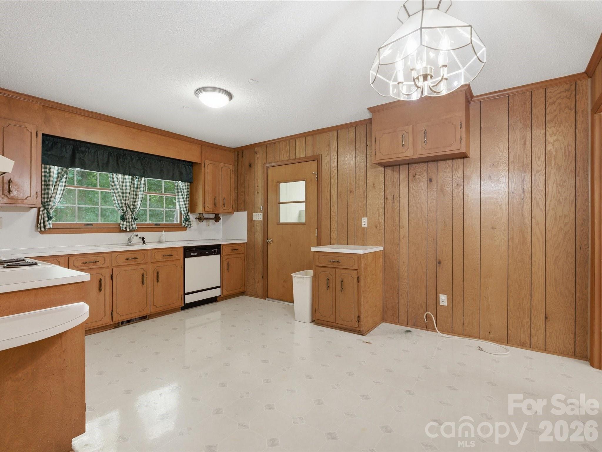 351 S Highway 200 Highway — Stanfield