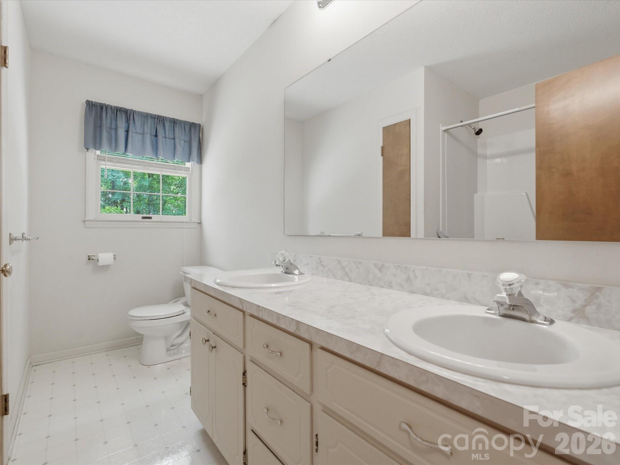 351 S Highway 200 Highway — Stanfield