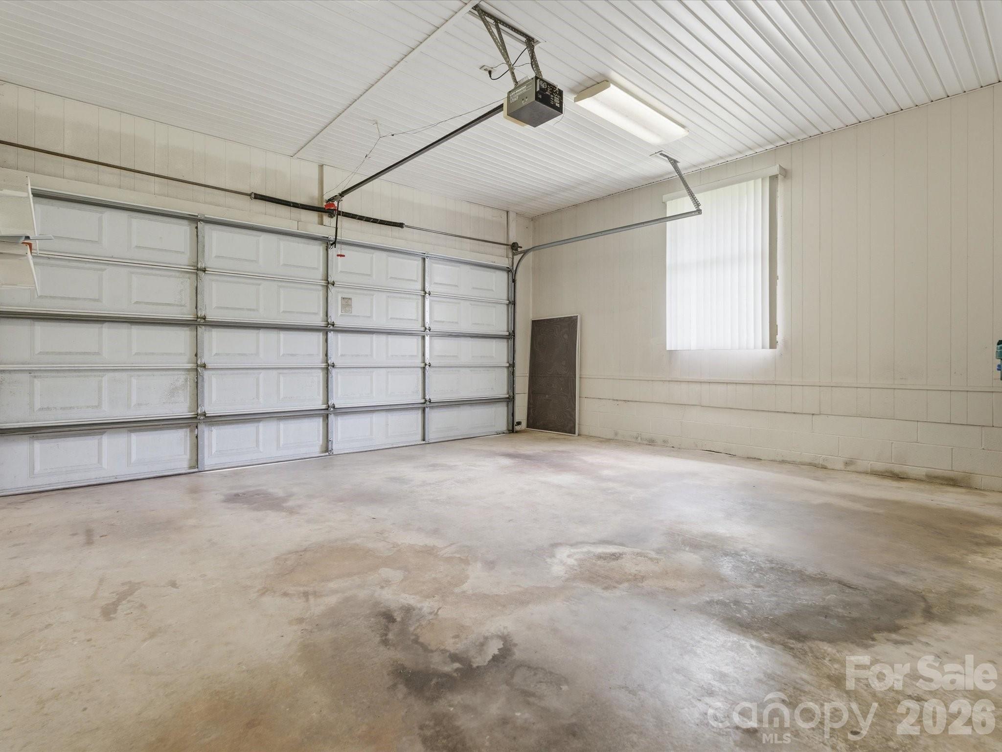 351 S Highway 200 Highway — Stanfield