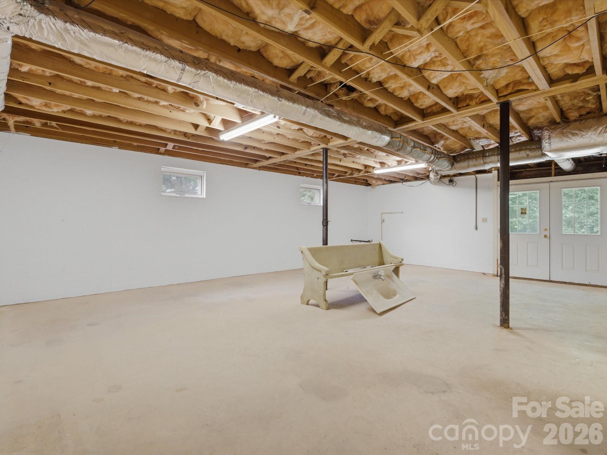 351 S Highway 200 Highway — Stanfield