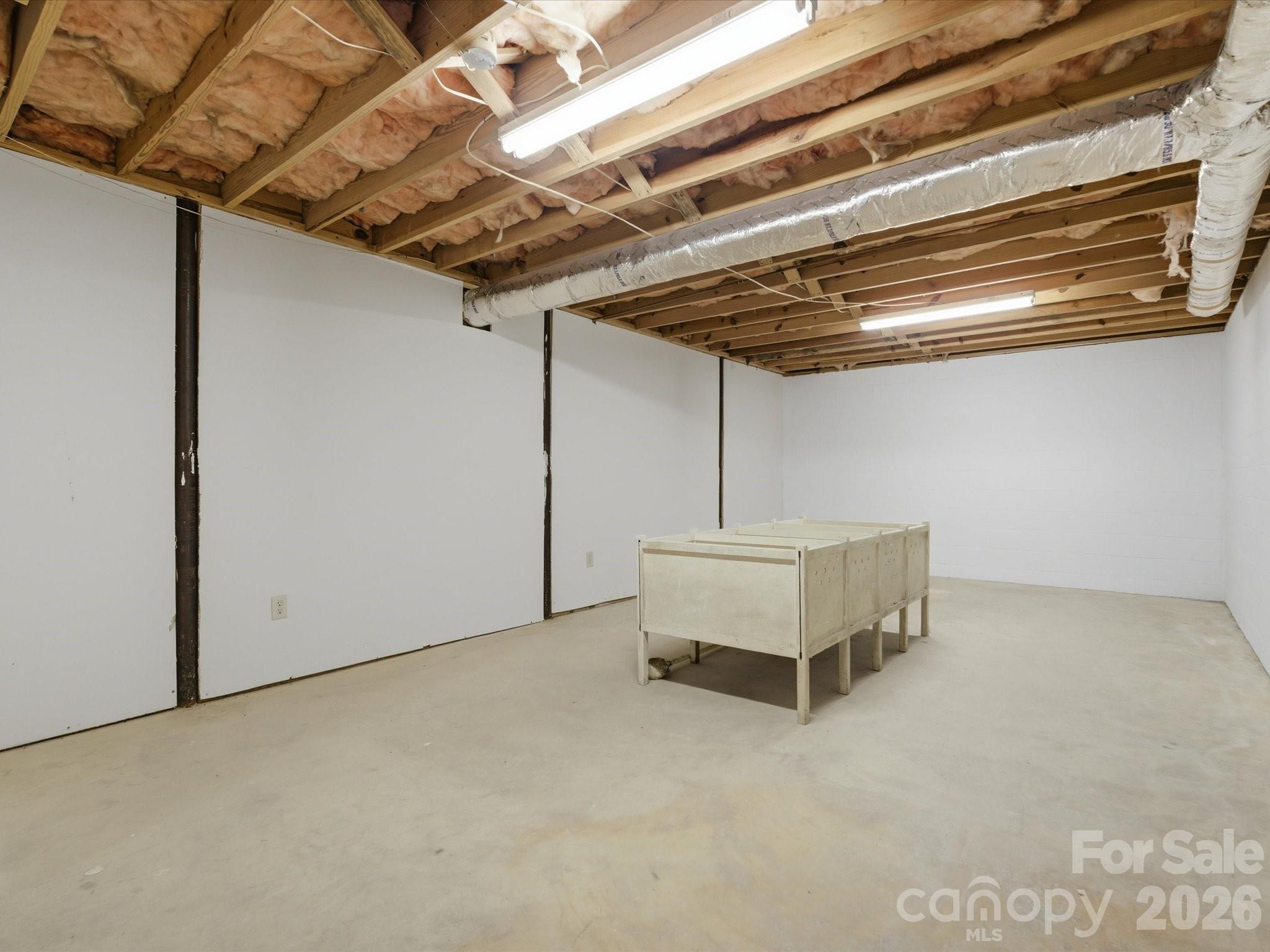 351 S Highway 200 Highway — Stanfield