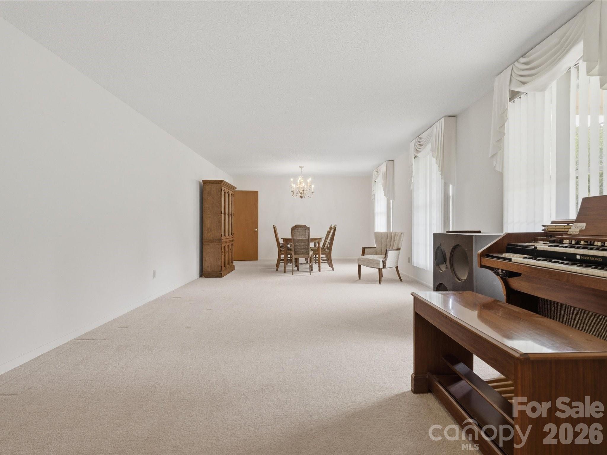 351 S Highway 200 Highway — Stanfield