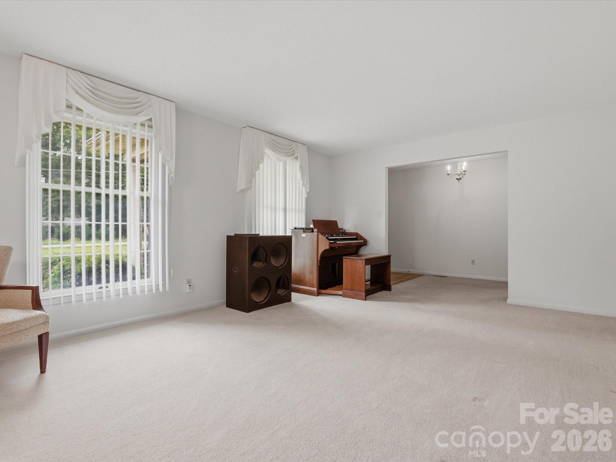351 S Highway 200 Highway — Stanfield