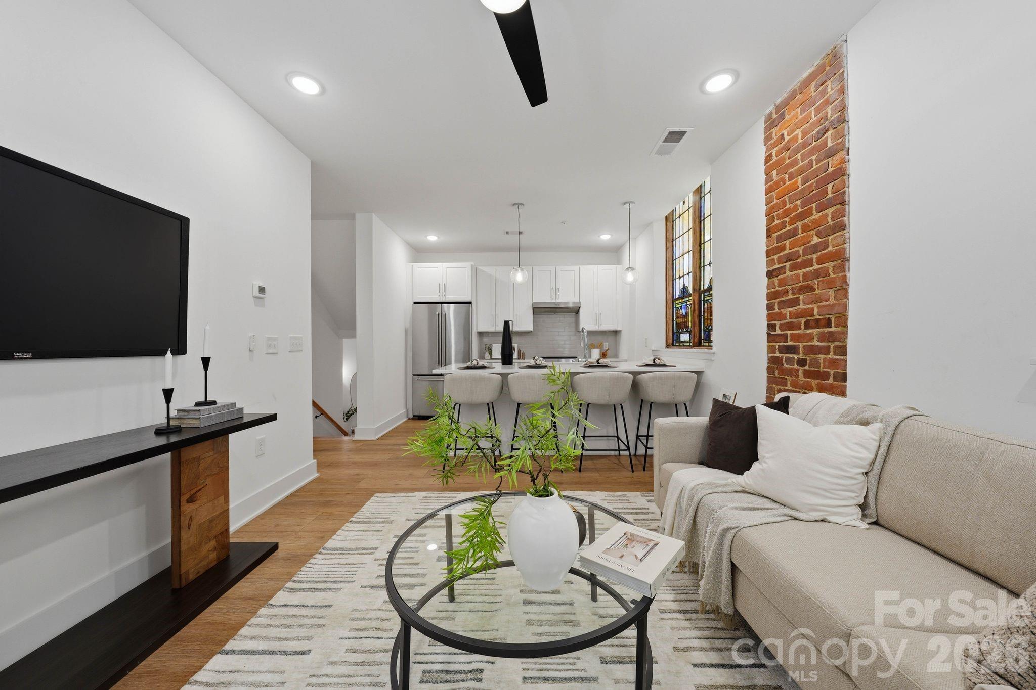 201 Grandin Road #9 — Charlotte