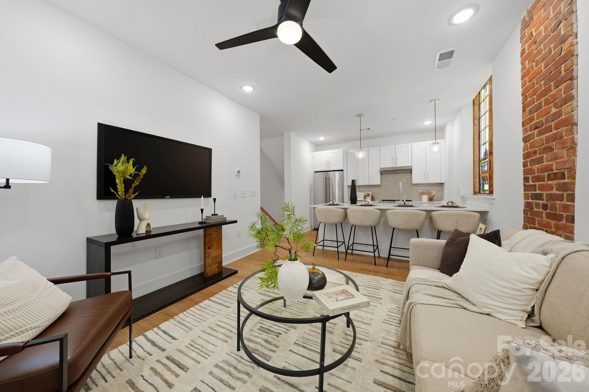 201 Grandin Road #9 — Charlotte