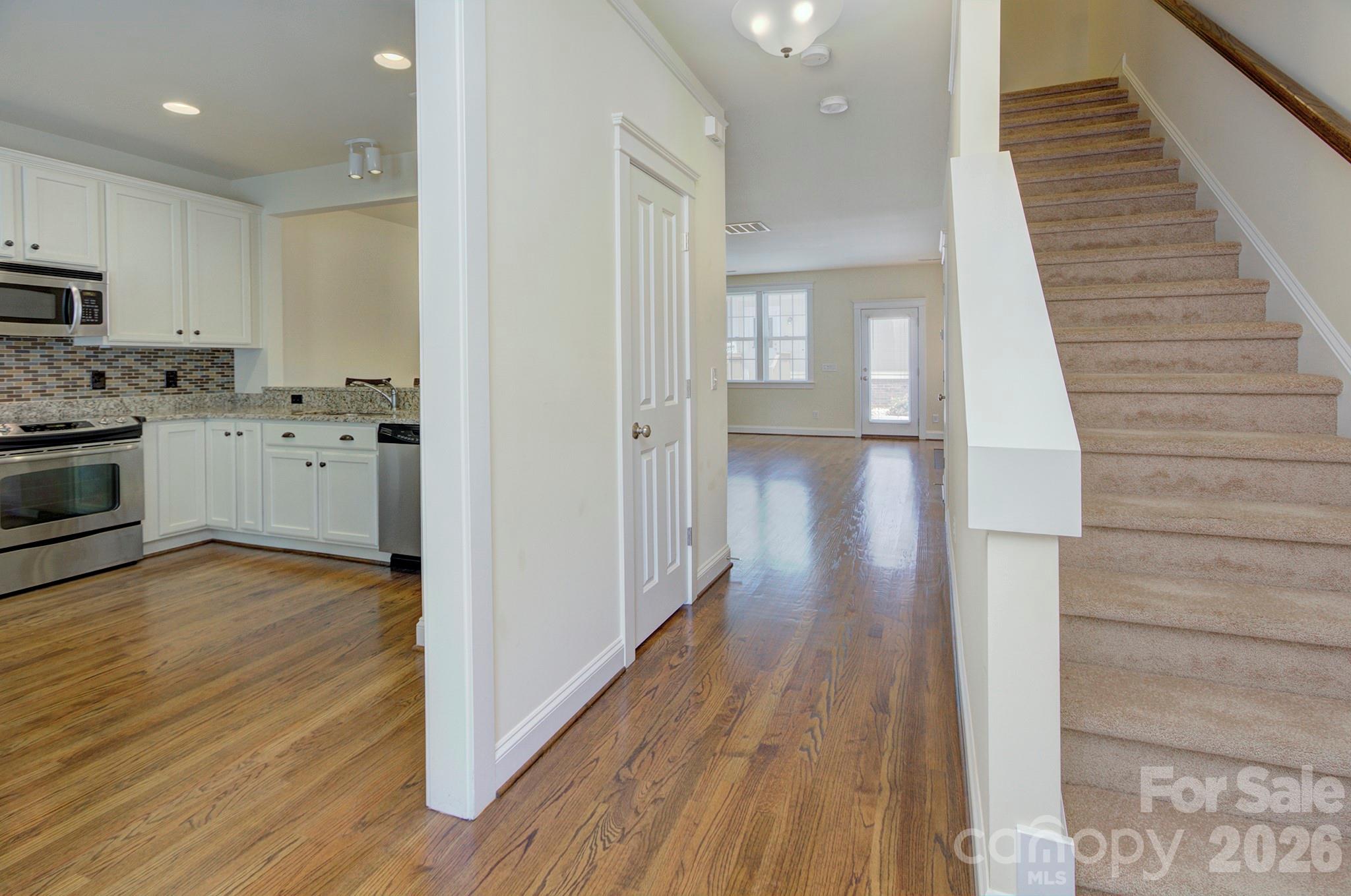 1023 White Point Drive — Huntersville