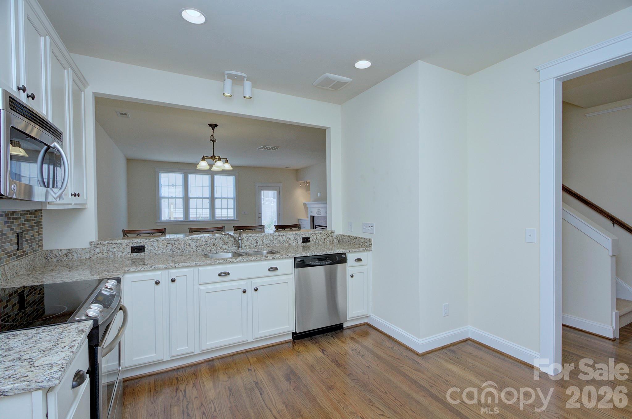 1023 White Point Drive — Huntersville