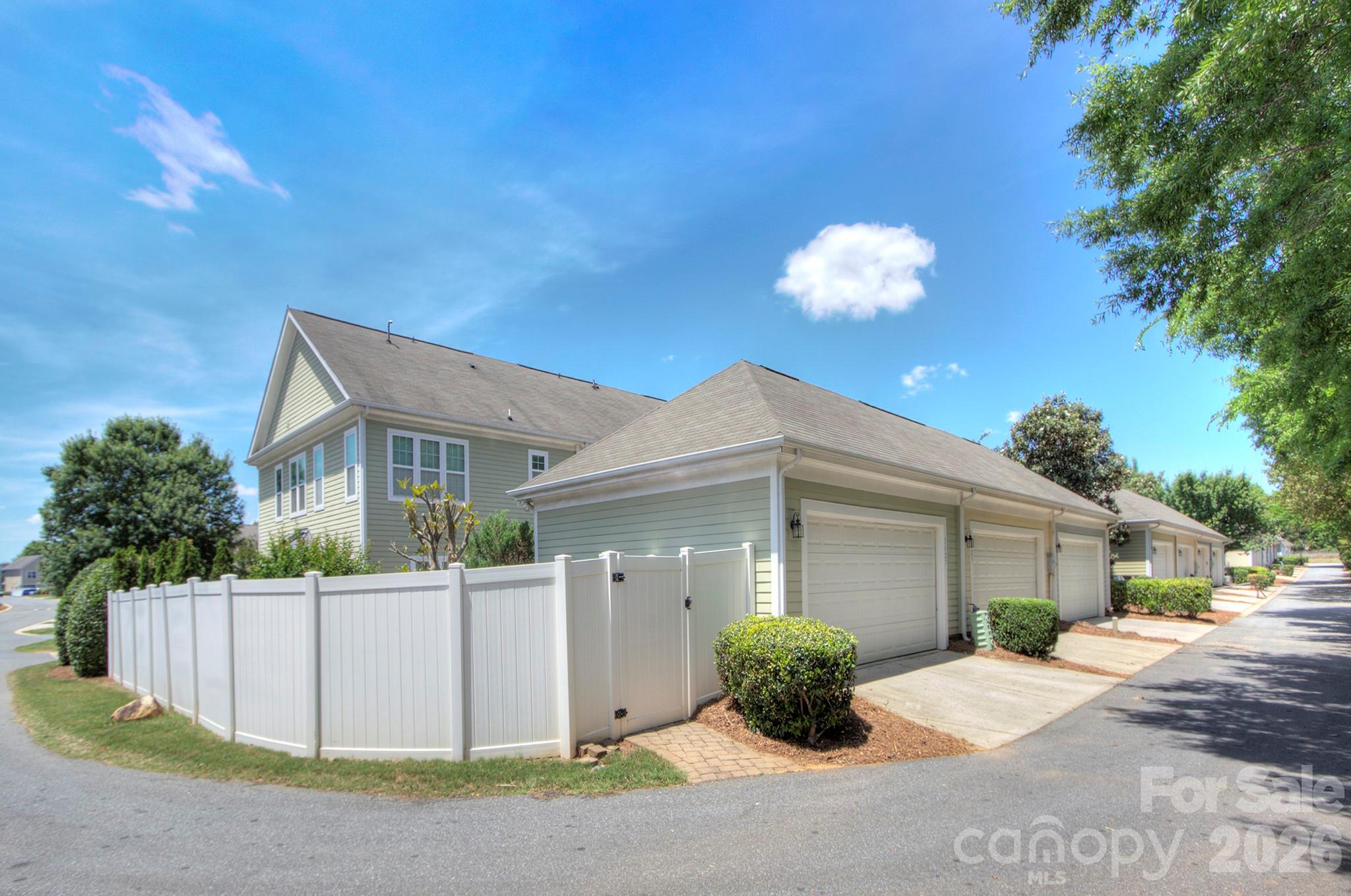 1023 White Point Drive — Huntersville