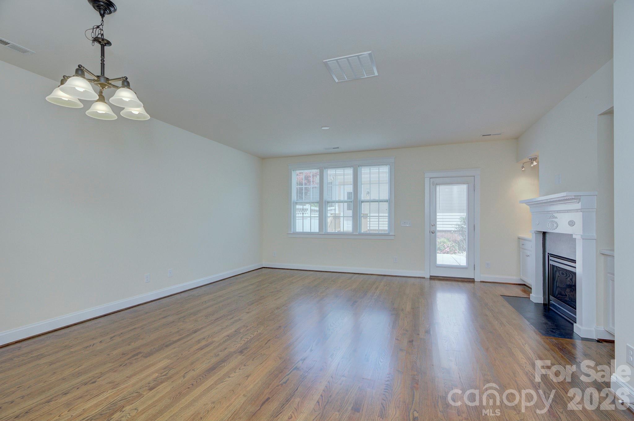 1023 White Point Drive — Huntersville