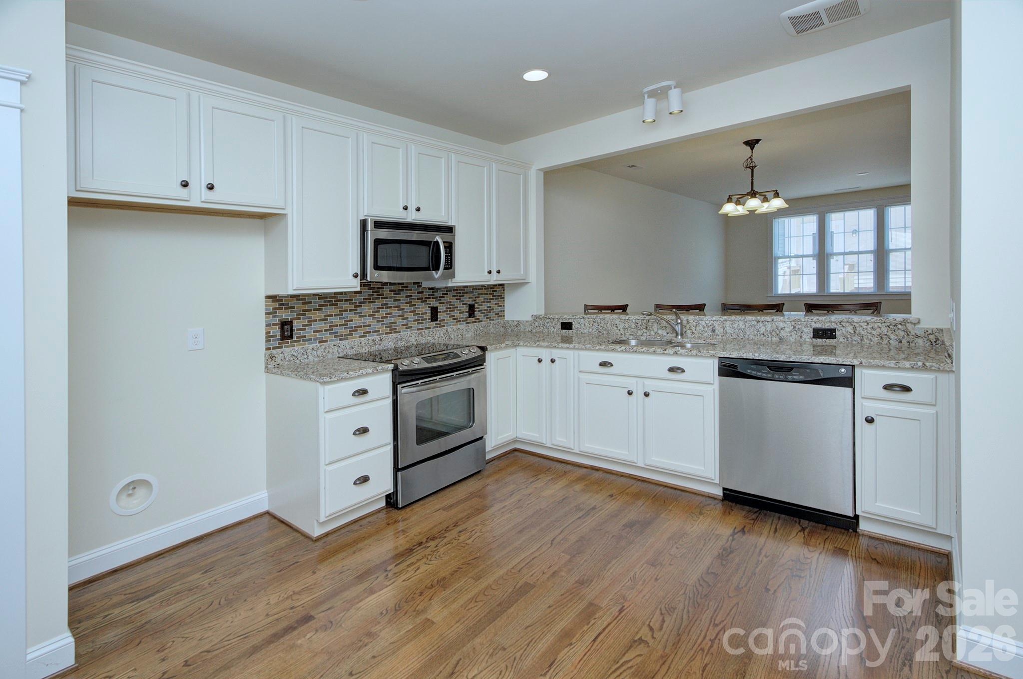 1023 White Point Drive — Huntersville