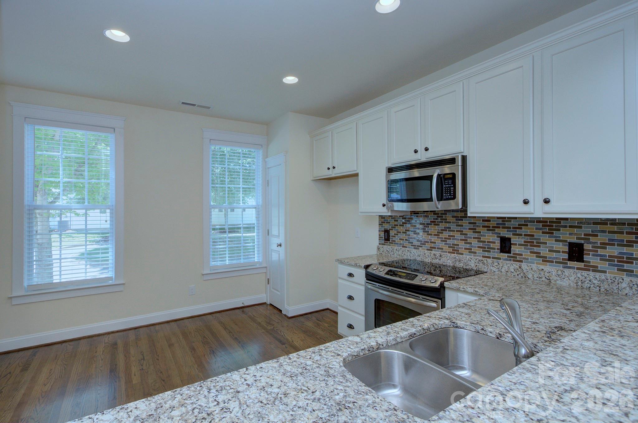 1023 White Point Drive — Huntersville