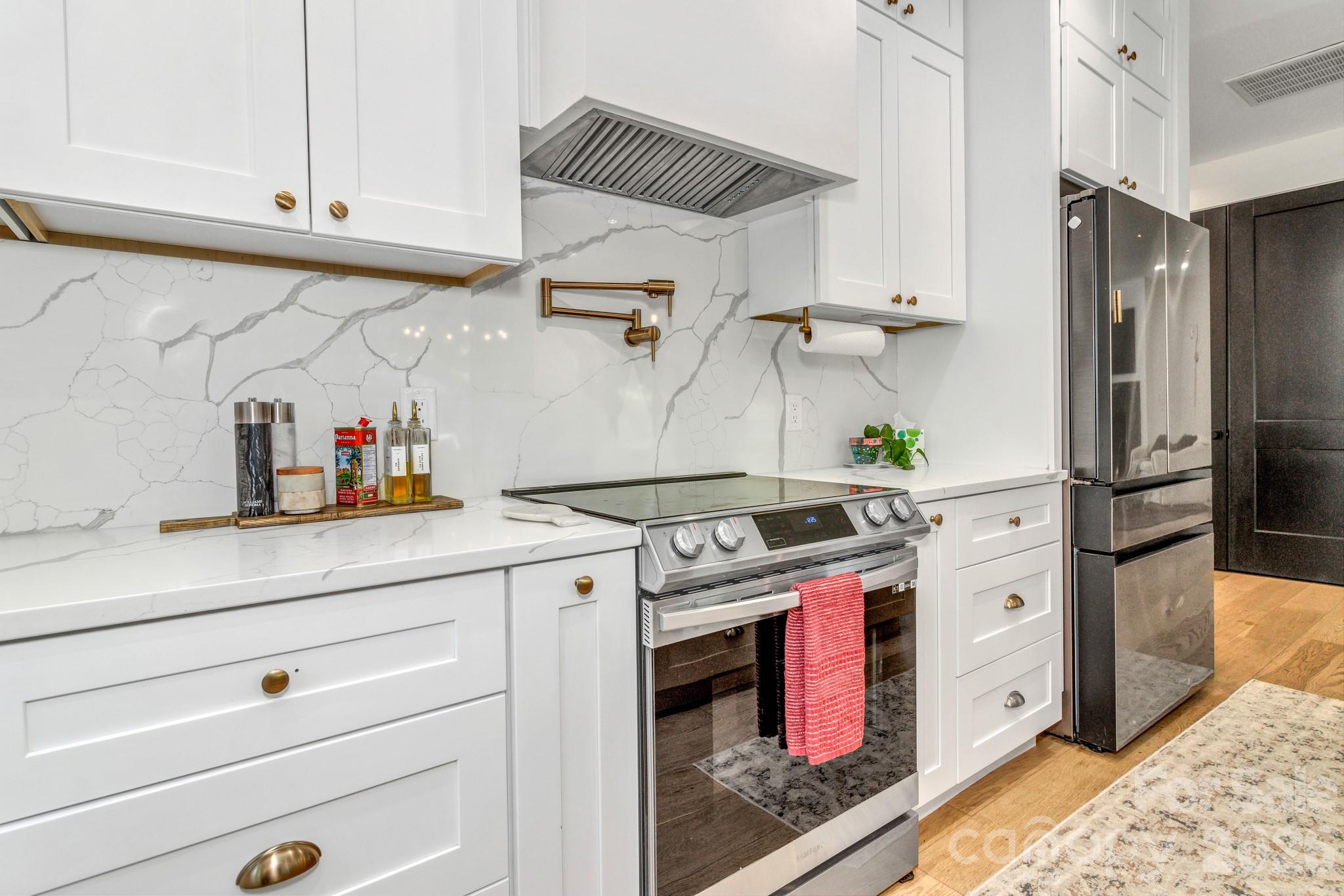 108 Poplar Green Way — Asheville