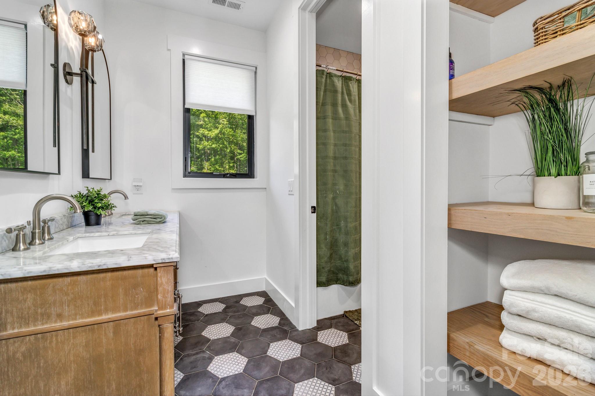108 Poplar Green Way — Asheville