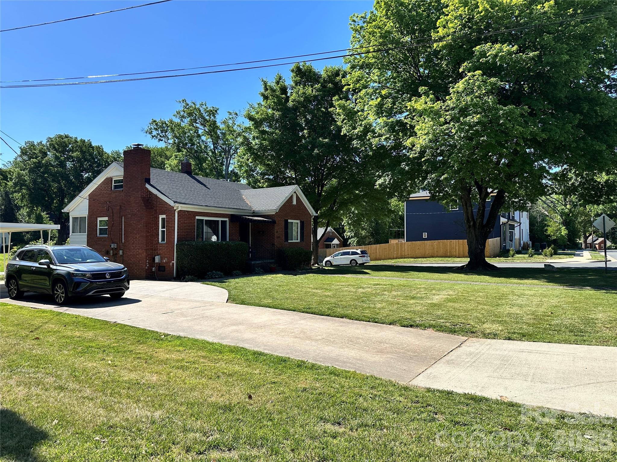 600 W Cama Street #8 — Charlotte