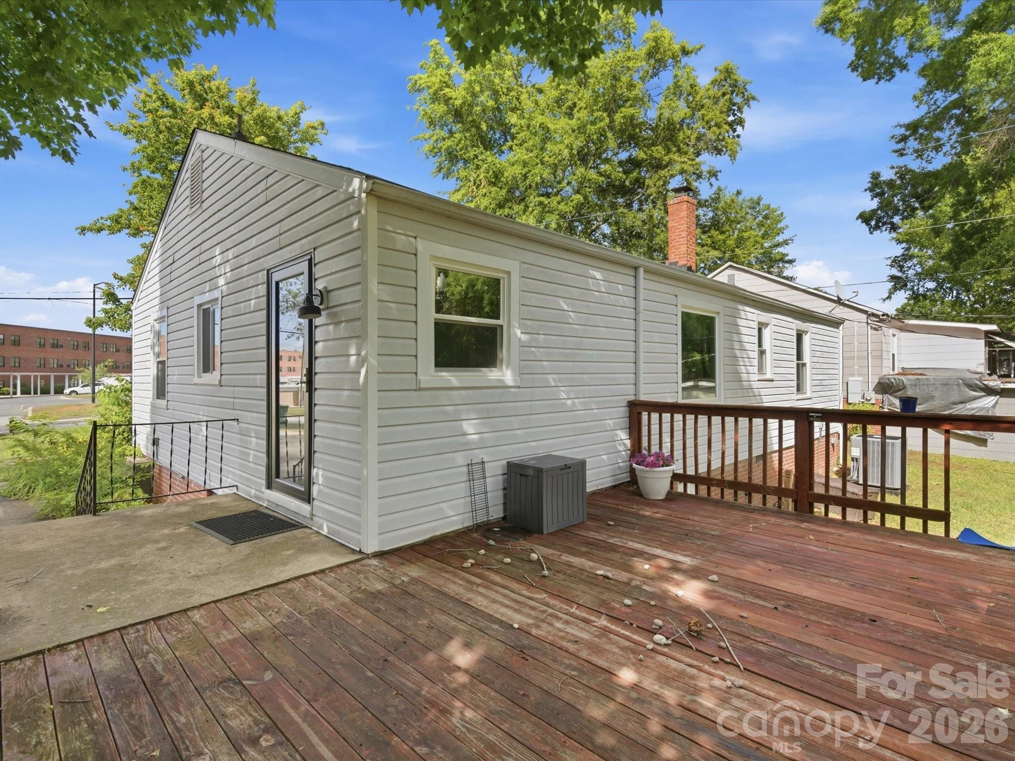 620 Normandy Road — Lancaster