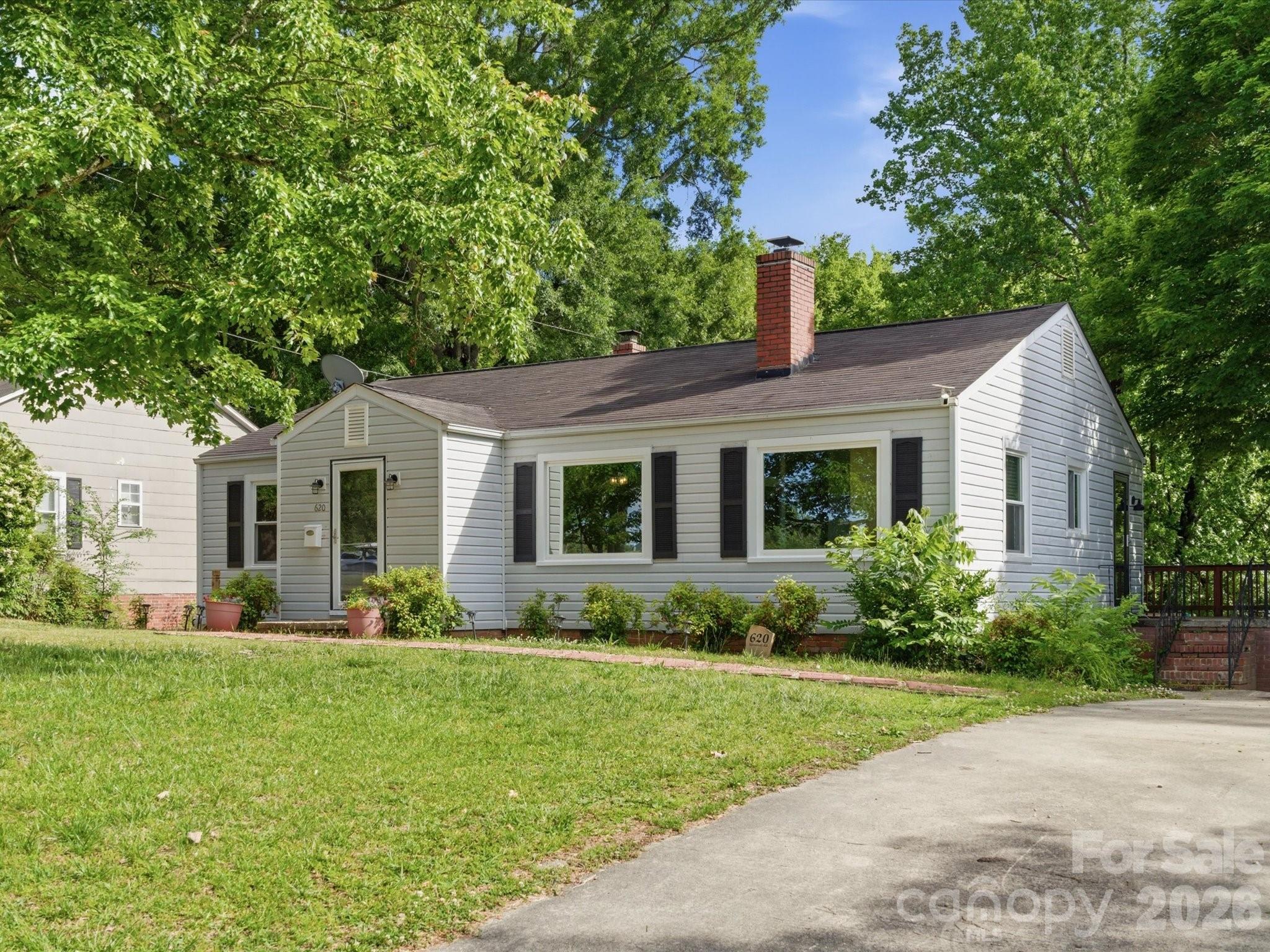 620 Normandy Road — Lancaster